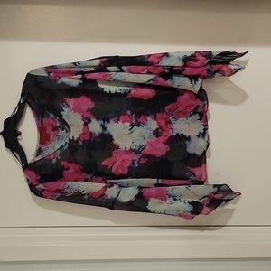 WOMENS JENNIFER LOPEZ FLORAL BLOUSE SIZE MEDIUM